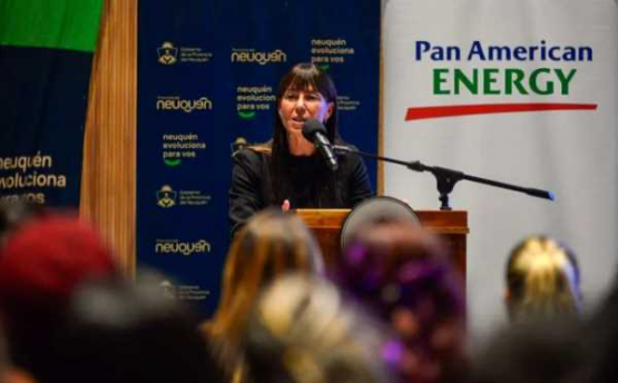 Junto al gobierno neuquino presentaron el Programa Fortalecimiento de Clubes