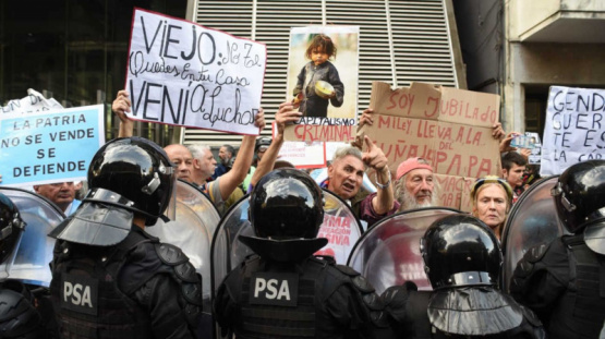Un informe sobre el deterioro de los derechos humanos