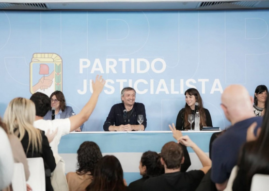 Máximo Kirchner: “Molesta ver bailar una mujer en un balcón con su pueblo”