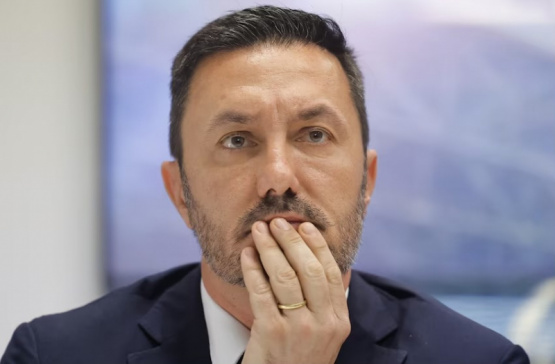 Con una carta a Javier Milei: Luis Petri oficializó su renuncia al Ministerio de Defensa