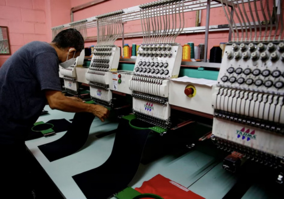 Se agrava la crisis en la industria textil: Cayó 33% la producción y 7 de cada 10 máquinas están frenadas