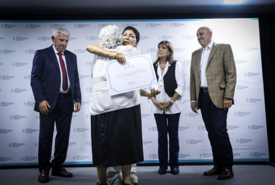 Homenajes: Mayra Mendoza en reconocimiento a mujeres destacadas de la provincia