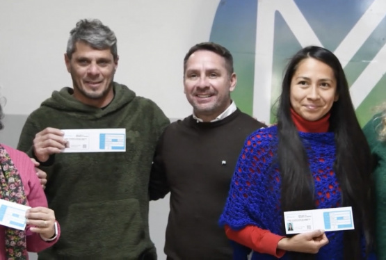 Ituzaingó: Pablo Descalzo entregó más de 130 carnets de manipulación segura de alimentos
