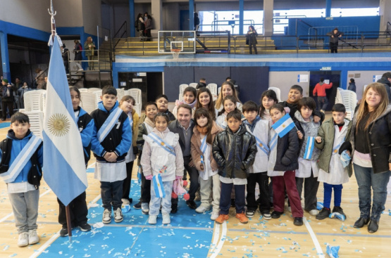Ituzaingó: Más de 1000 estudiantes juraron lealtad a la bandera nacional