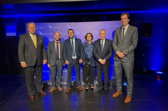El gobernador Elías Suárez participó de la entrega de los Premios Fundación Bunge y Born 2026 a la Química